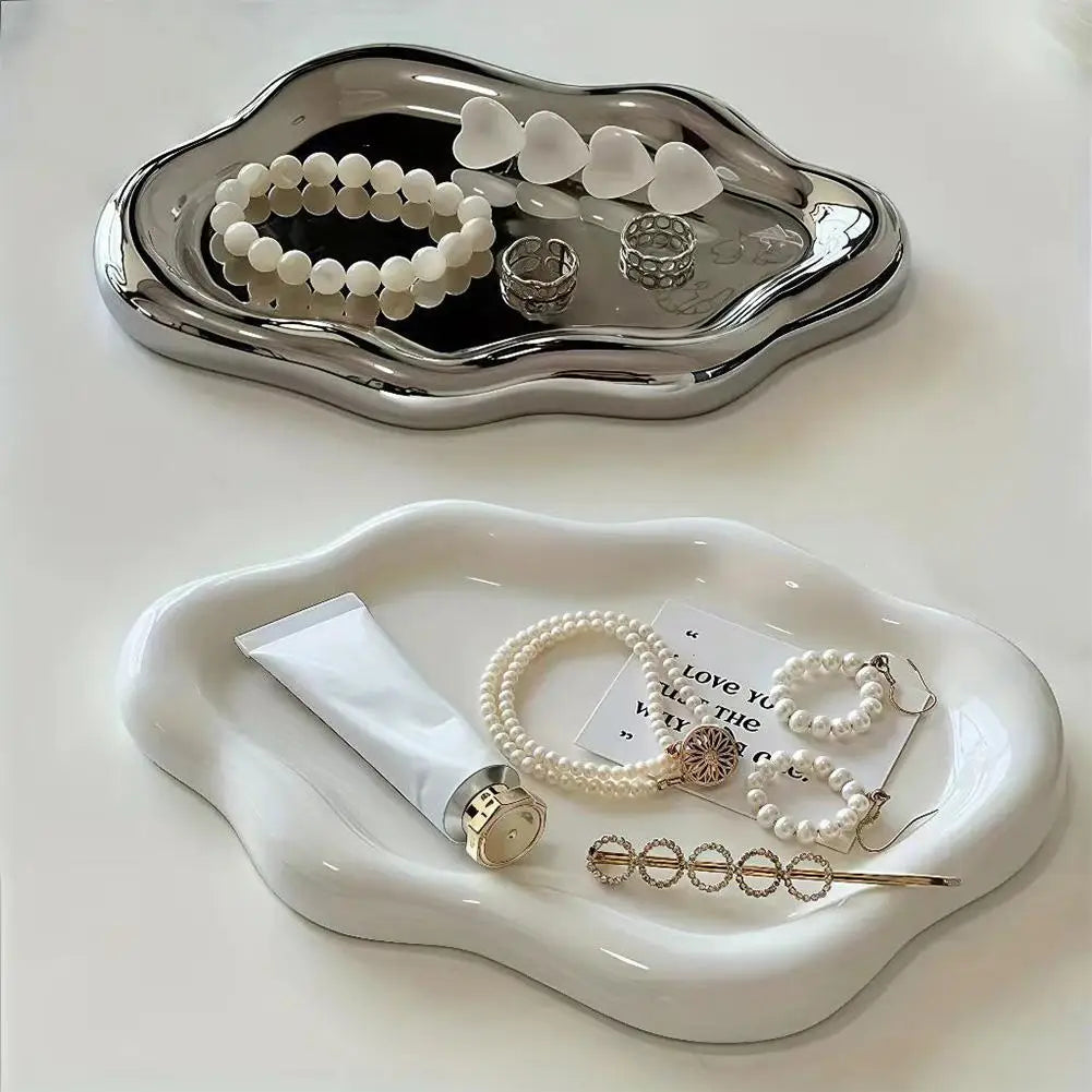Cloud accessory tray